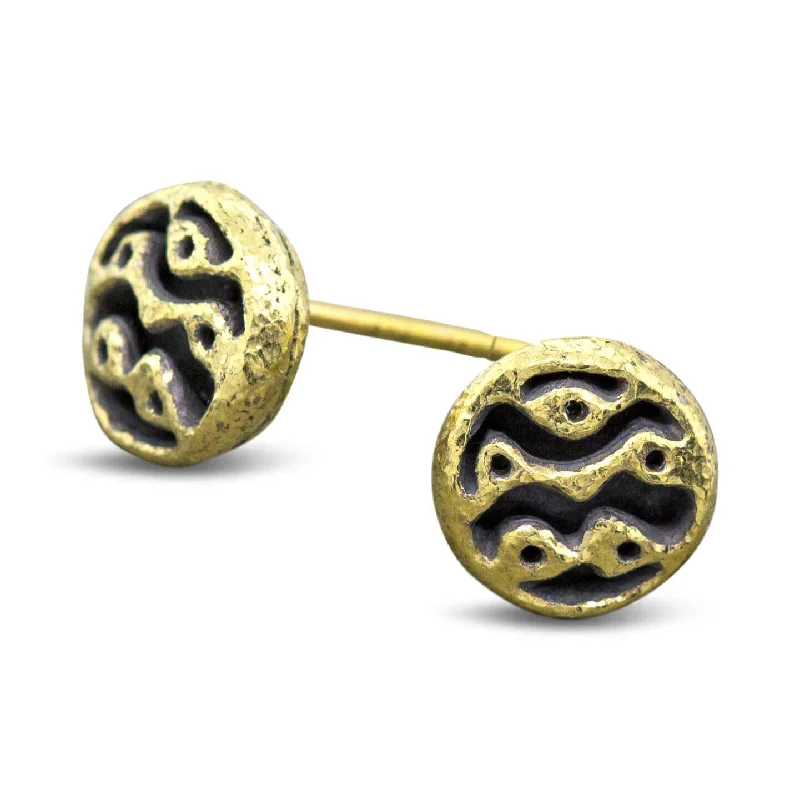 Undulation Stud Earrings in 18k gold